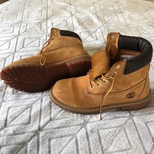 Perfect condition timberlands